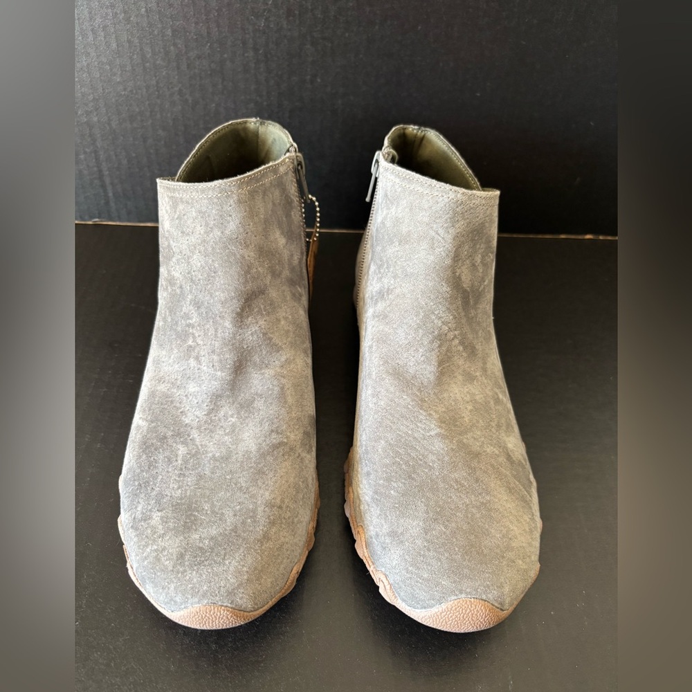 New Women’s Sketchers Biker Lite Suede Ankle Boots - Picture 2 of 8